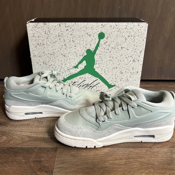 Nike Jordan Air Jordan 4 RM Seafoam Sneakers - Picture 2 of 10